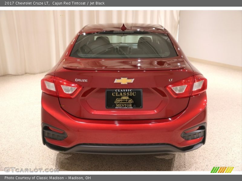 Cajun Red Tintcoat / Jet Black 2017 Chevrolet Cruze LT
