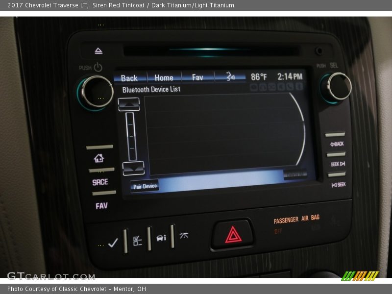 Siren Red Tintcoat / Dark Titanium/Light Titanium 2017 Chevrolet Traverse LT