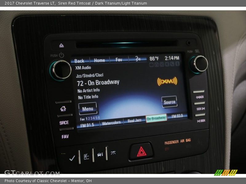 Siren Red Tintcoat / Dark Titanium/Light Titanium 2017 Chevrolet Traverse LT