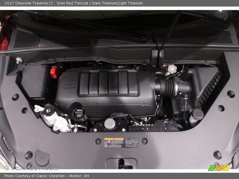 Siren Red Tintcoat / Dark Titanium/Light Titanium 2017 Chevrolet Traverse LT