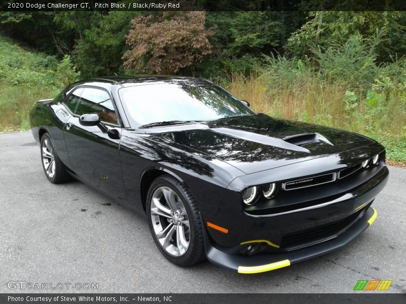 Front 3/4 View of 2020 Challenger GT
