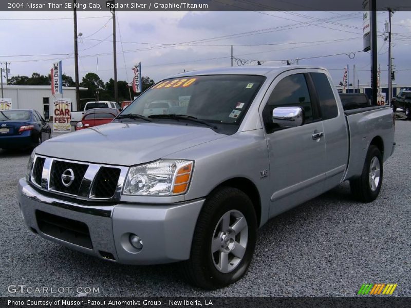 Radiant Silver / Graphite/Titanium 2004 Nissan Titan SE King Cab