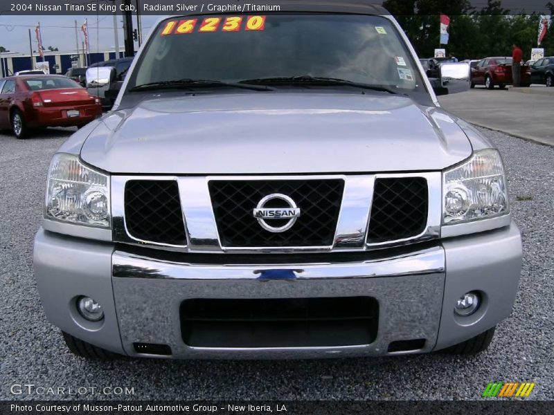 Radiant Silver / Graphite/Titanium 2004 Nissan Titan SE King Cab