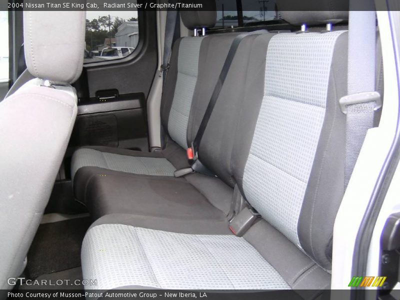 Radiant Silver / Graphite/Titanium 2004 Nissan Titan SE King Cab