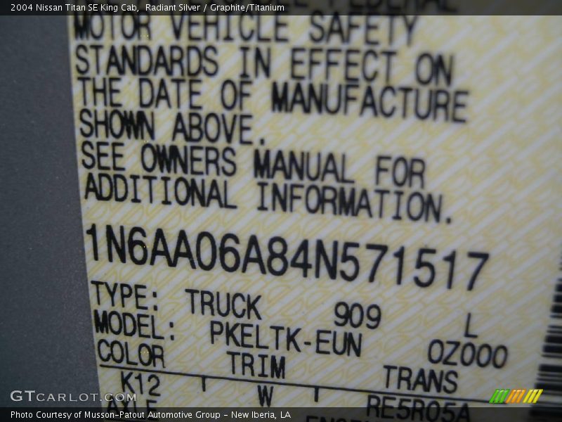 Radiant Silver / Graphite/Titanium 2004 Nissan Titan SE King Cab