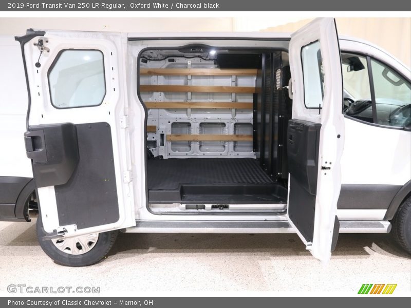Oxford White / Charcoal black 2019 Ford Transit Van 250 LR Regular