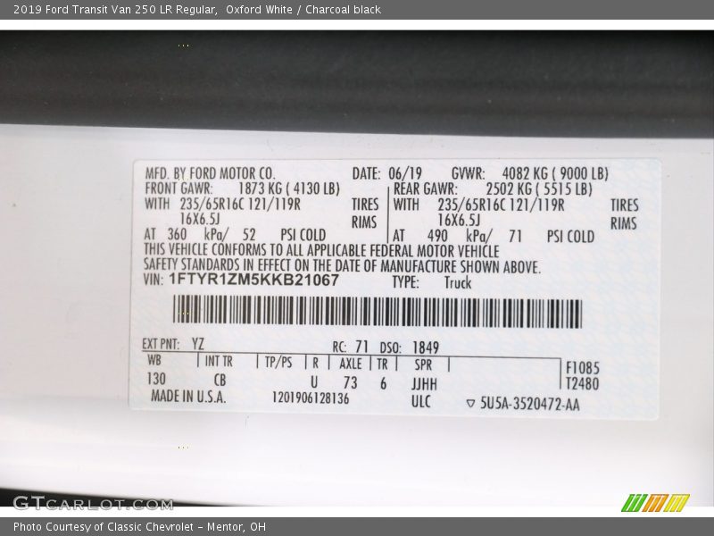 Oxford White / Charcoal black 2019 Ford Transit Van 250 LR Regular