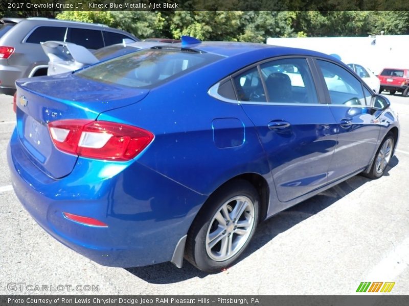 Kinetic Blue Metallic / Jet Black 2017 Chevrolet Cruze LT