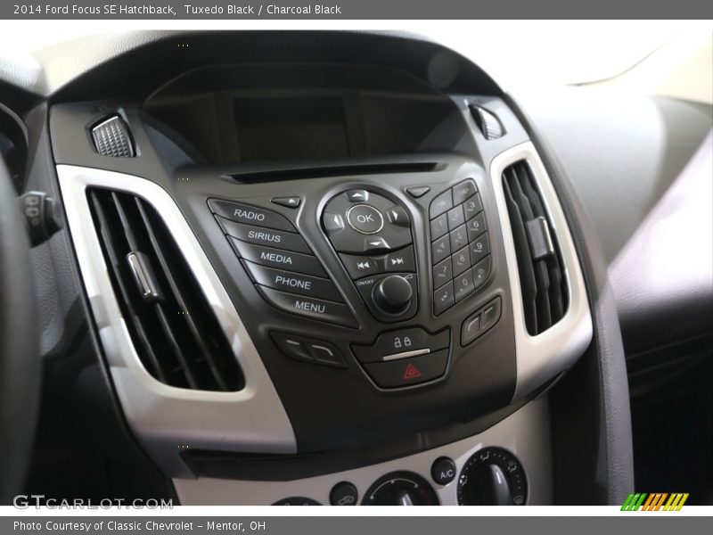 Tuxedo Black / Charcoal Black 2014 Ford Focus SE Hatchback