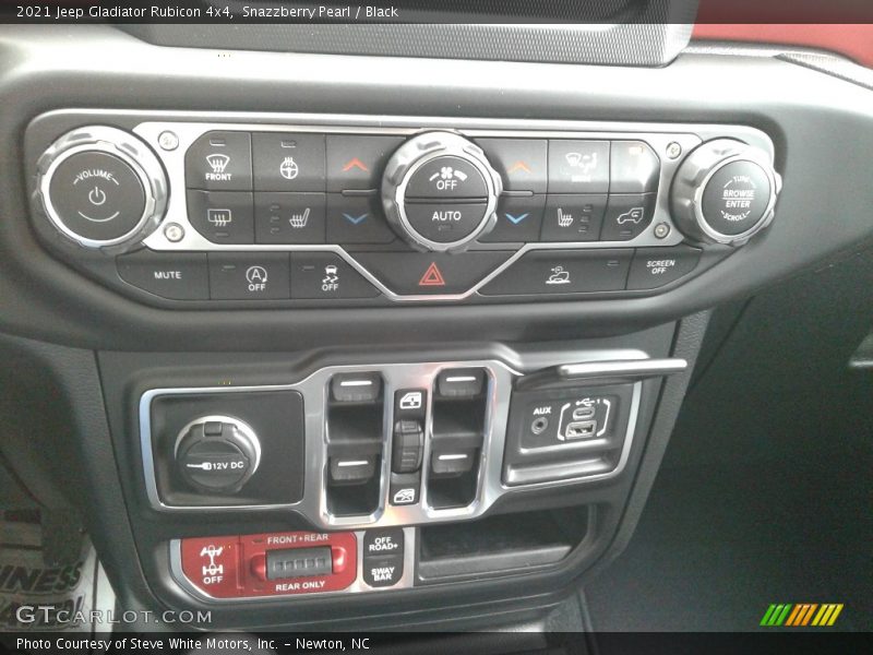 Controls of 2021 Gladiator Rubicon 4x4