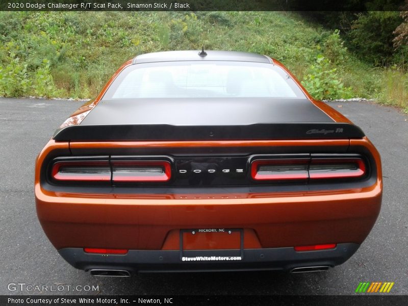 Sinamon Stick / Black 2020 Dodge Challenger R/T Scat Pack