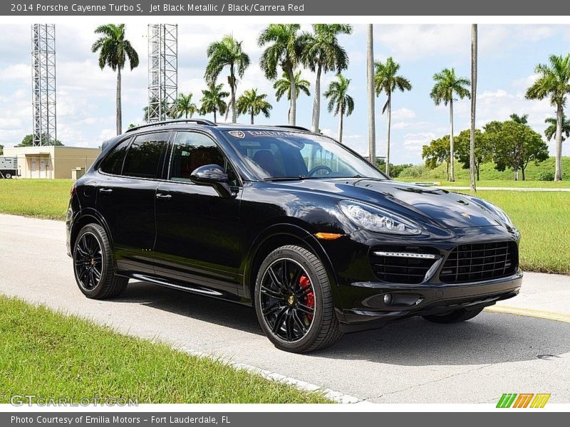 Front 3/4 View of 2014 Cayenne Turbo S
