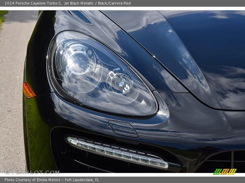 Jet Black Metallic / Black/Carrera Red 2014 Porsche Cayenne Turbo S