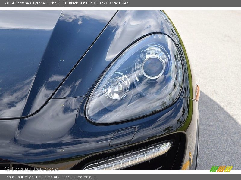 Jet Black Metallic / Black/Carrera Red 2014 Porsche Cayenne Turbo S
