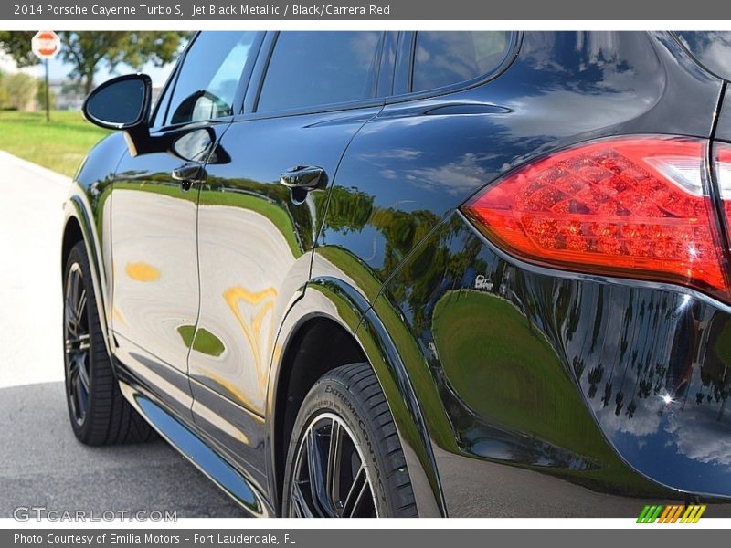 Jet Black Metallic / Black/Carrera Red 2014 Porsche Cayenne Turbo S