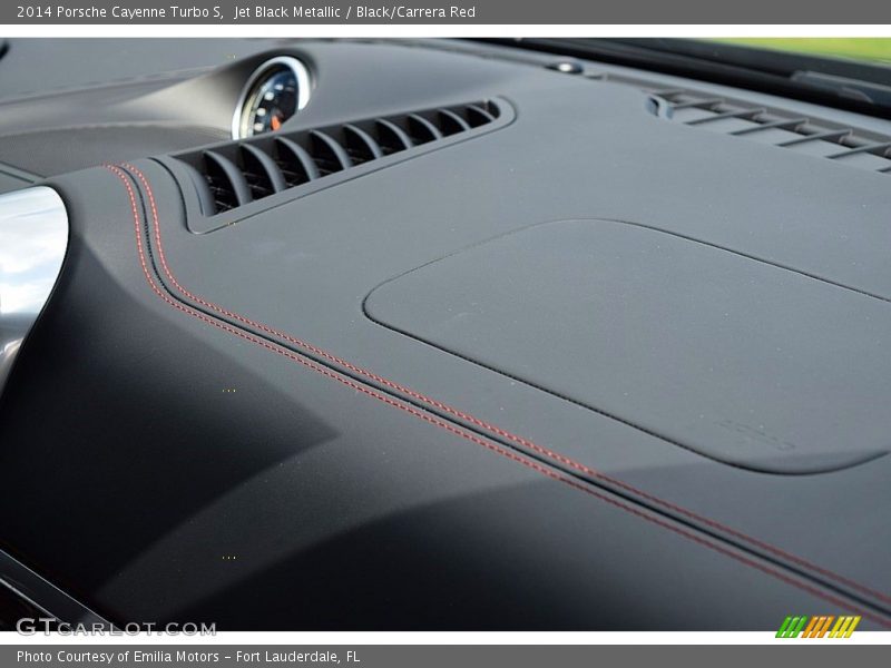 Jet Black Metallic / Black/Carrera Red 2014 Porsche Cayenne Turbo S
