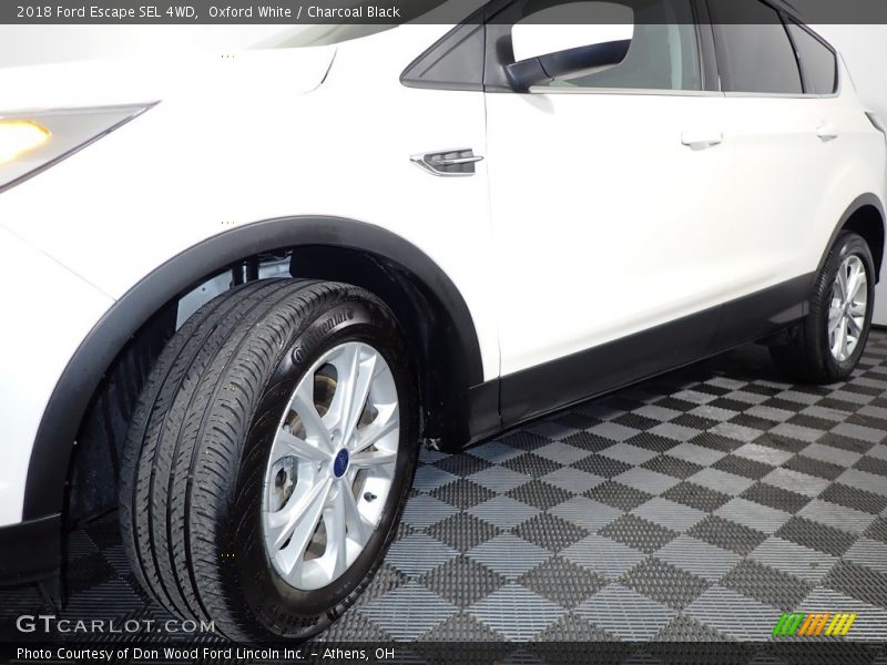 Oxford White / Charcoal Black 2018 Ford Escape SEL 4WD