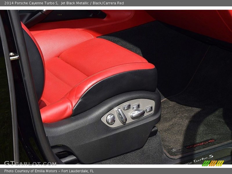 Jet Black Metallic / Black/Carrera Red 2014 Porsche Cayenne Turbo S