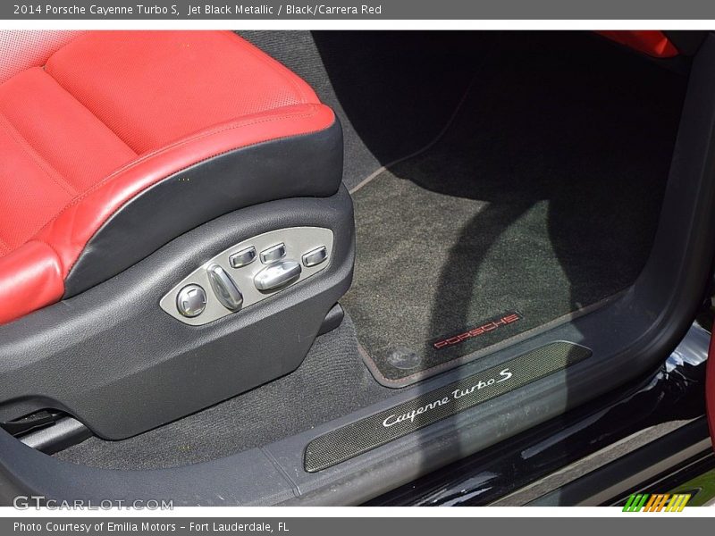 Jet Black Metallic / Black/Carrera Red 2014 Porsche Cayenne Turbo S
