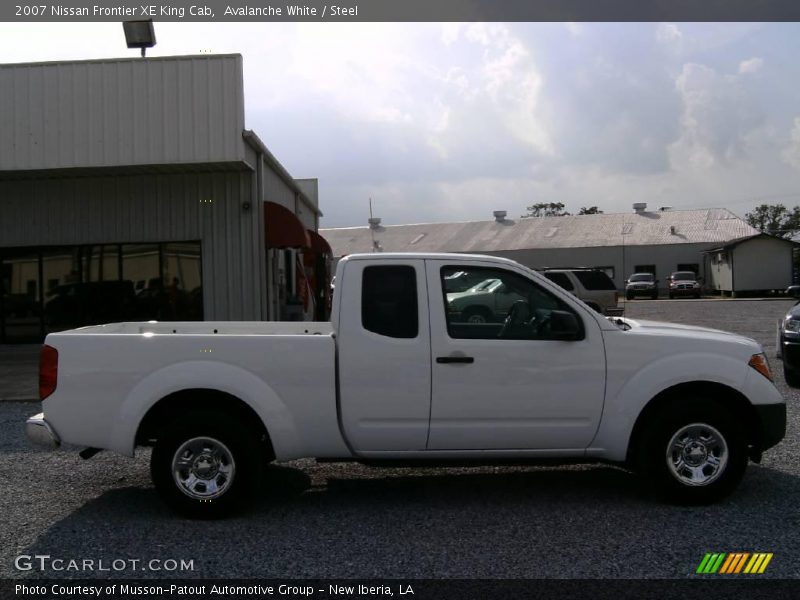 Avalanche White / Steel 2007 Nissan Frontier XE King Cab