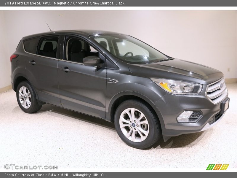 Magnetic / Chromite Gray/Charcoal Black 2019 Ford Escape SE 4WD
