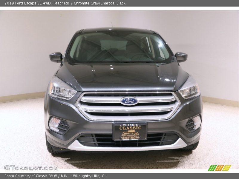 Magnetic / Chromite Gray/Charcoal Black 2019 Ford Escape SE 4WD