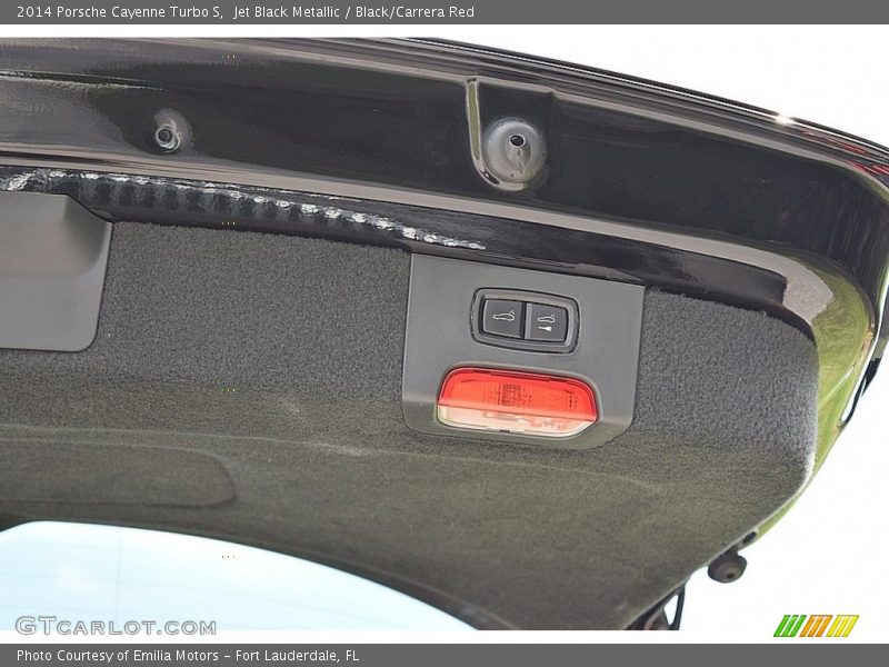 Jet Black Metallic / Black/Carrera Red 2014 Porsche Cayenne Turbo S