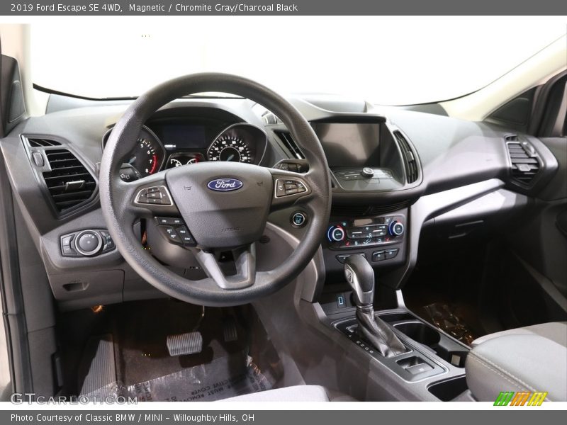 Magnetic / Chromite Gray/Charcoal Black 2019 Ford Escape SE 4WD