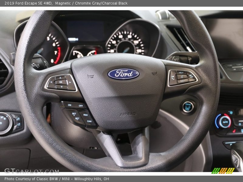 Magnetic / Chromite Gray/Charcoal Black 2019 Ford Escape SE 4WD