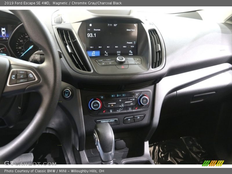 Magnetic / Chromite Gray/Charcoal Black 2019 Ford Escape SE 4WD