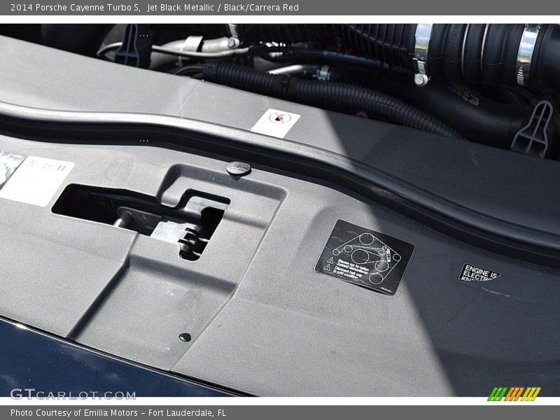 Jet Black Metallic / Black/Carrera Red 2014 Porsche Cayenne Turbo S