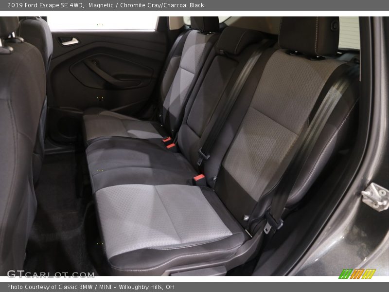 Magnetic / Chromite Gray/Charcoal Black 2019 Ford Escape SE 4WD