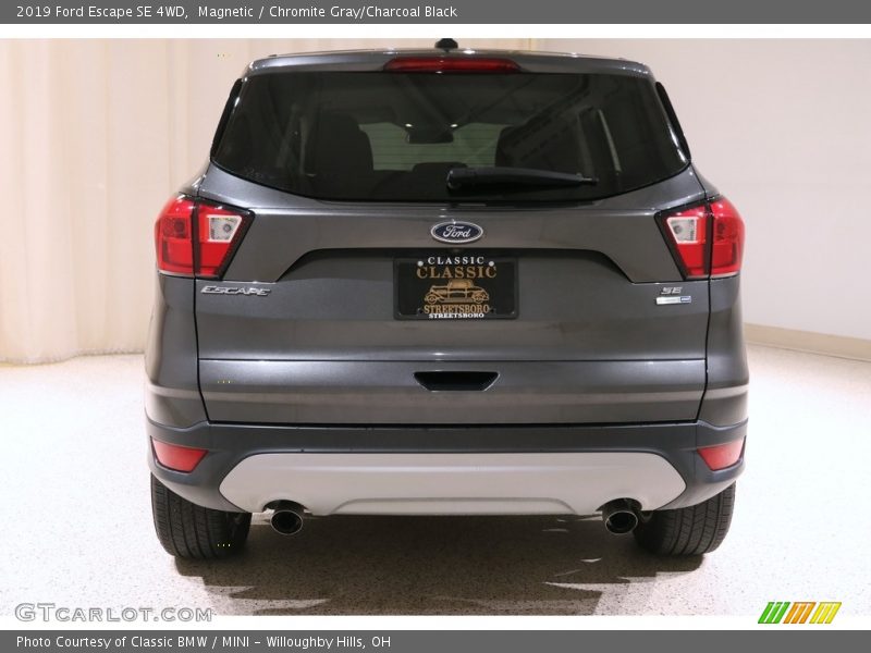 Magnetic / Chromite Gray/Charcoal Black 2019 Ford Escape SE 4WD