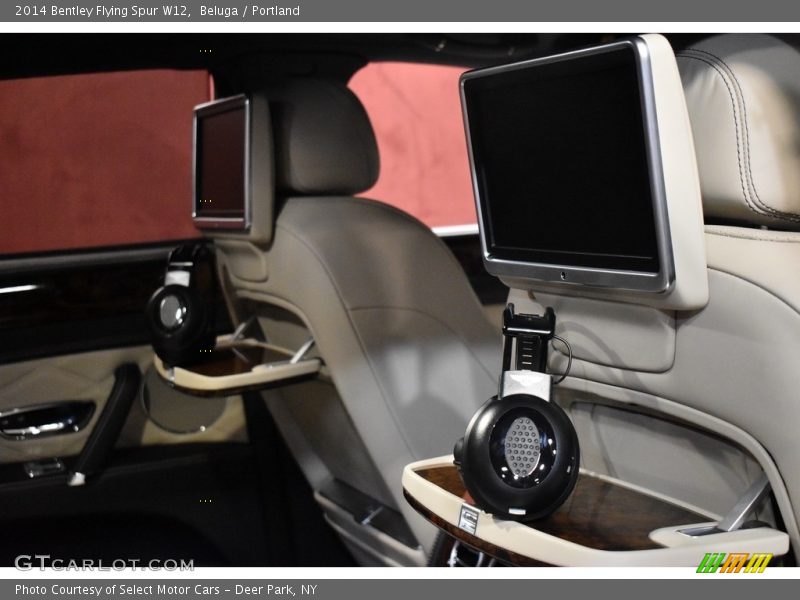 Entertainment System of 2014 Flying Spur W12