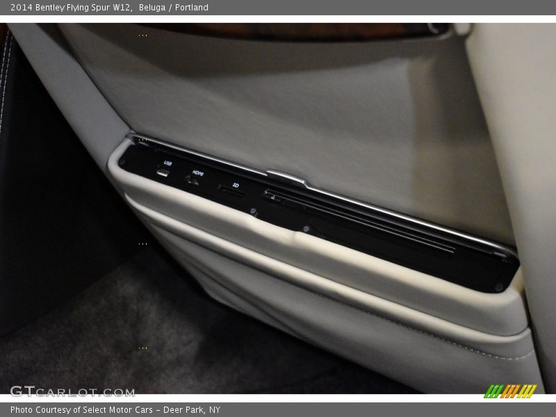 Entertainment System of 2014 Flying Spur W12