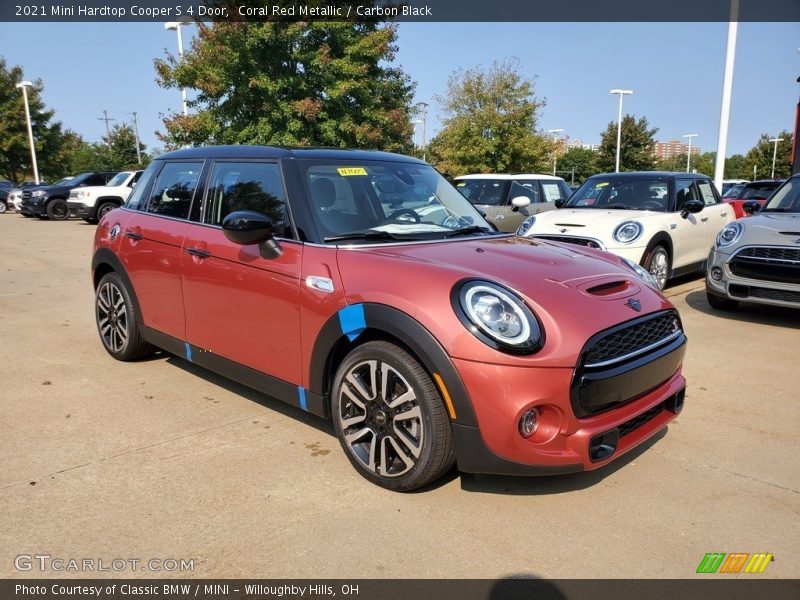 Front 3/4 View of 2021 Hardtop Cooper S 4 Door