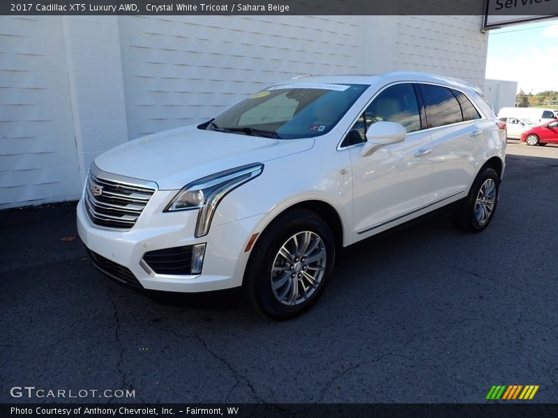 Crystal White Tricoat / Sahara Beige 2017 Cadillac XT5 Luxury AWD