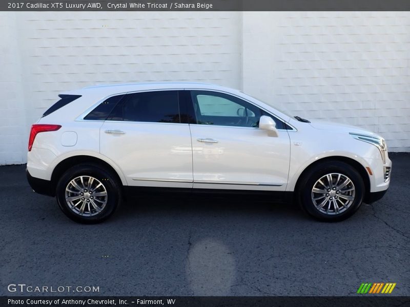 Crystal White Tricoat / Sahara Beige 2017 Cadillac XT5 Luxury AWD