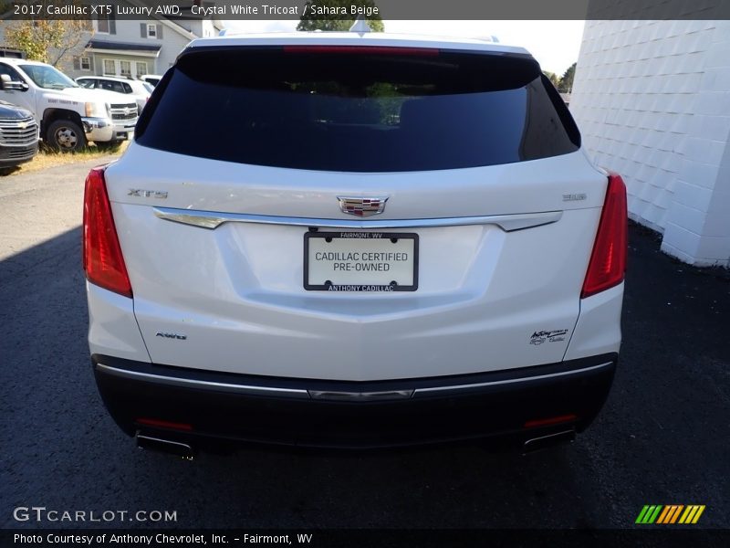 Crystal White Tricoat / Sahara Beige 2017 Cadillac XT5 Luxury AWD