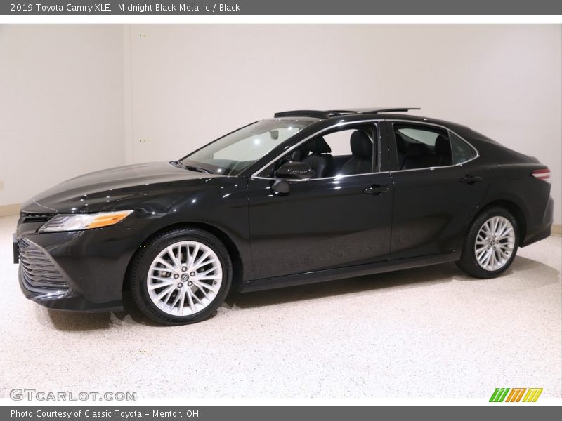 Midnight Black Metallic / Black 2019 Toyota Camry XLE