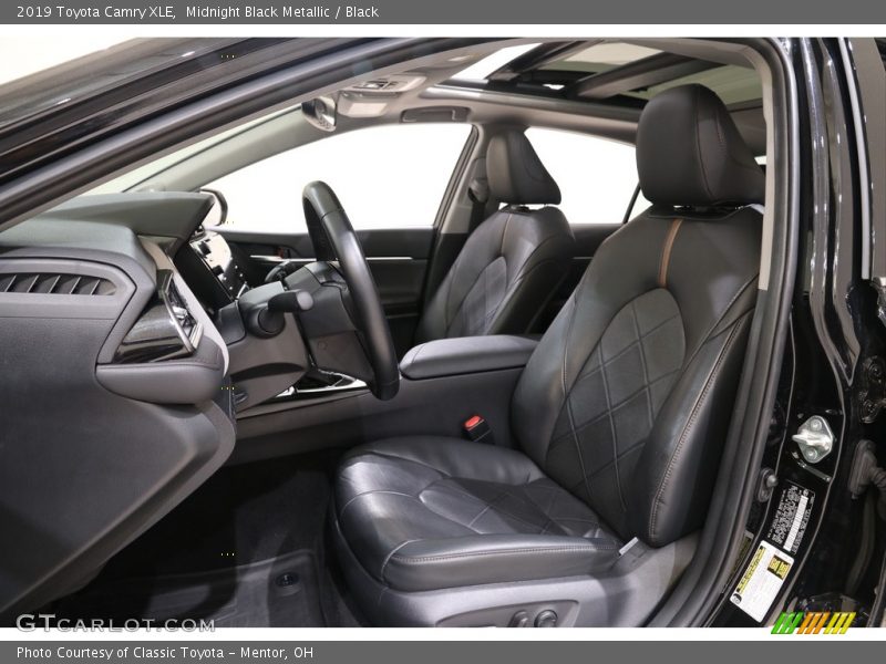 Midnight Black Metallic / Black 2019 Toyota Camry XLE