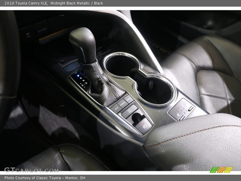 Midnight Black Metallic / Black 2019 Toyota Camry XLE