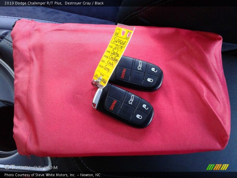 Destroyer Gray / Black 2019 Dodge Challenger R/T Plus