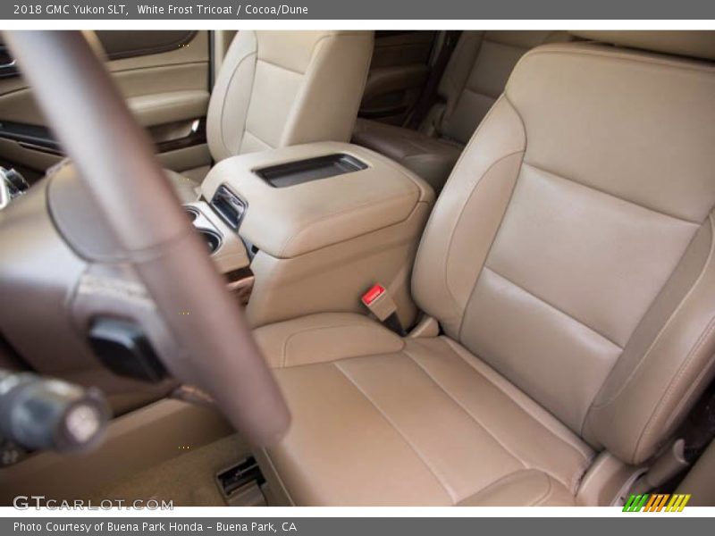 White Frost Tricoat / Cocoa/Dune 2018 GMC Yukon SLT