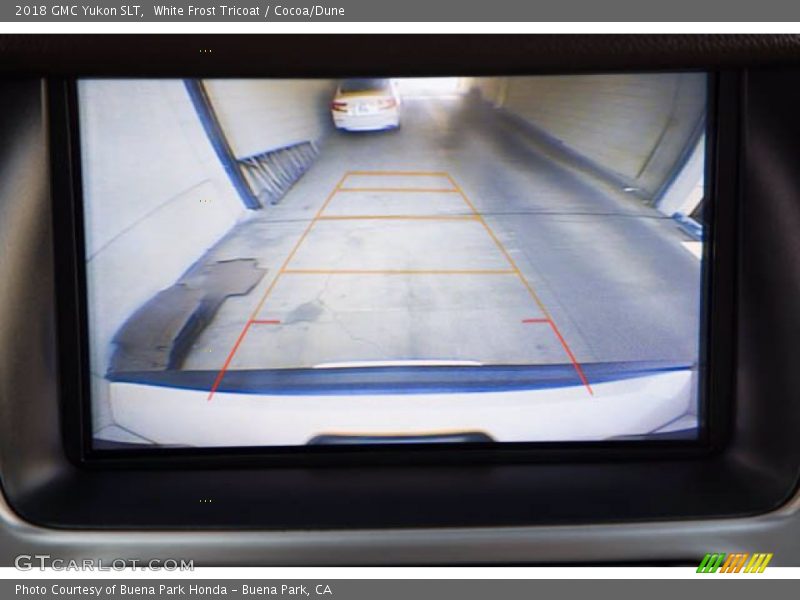 White Frost Tricoat / Cocoa/Dune 2018 GMC Yukon SLT