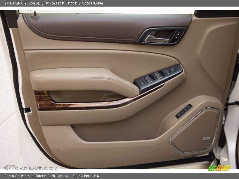 White Frost Tricoat / Cocoa/Dune 2018 GMC Yukon SLT