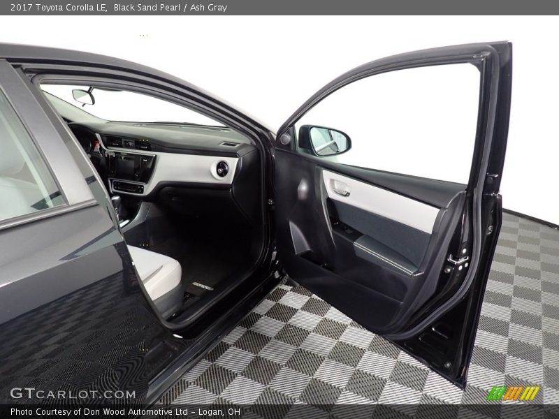 Black Sand Pearl / Ash Gray 2017 Toyota Corolla LE