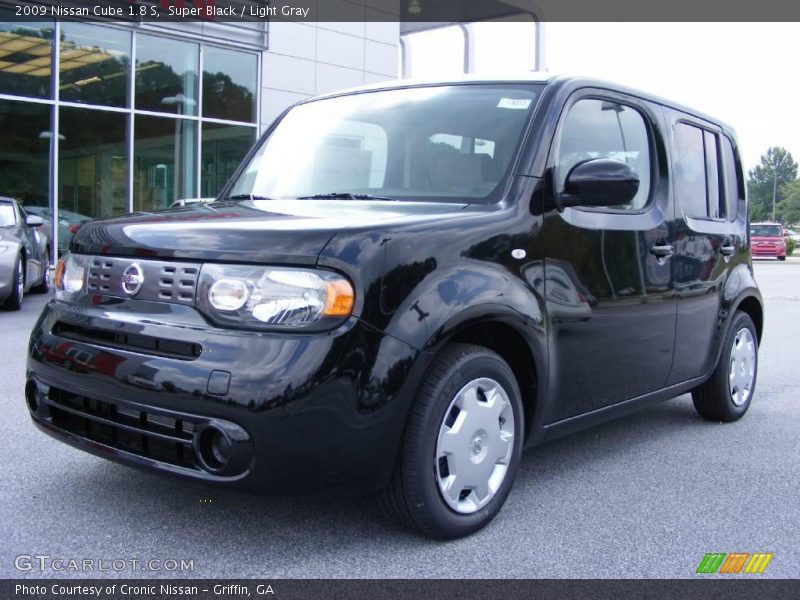 Super Black / Light Gray 2009 Nissan Cube 1.8 S