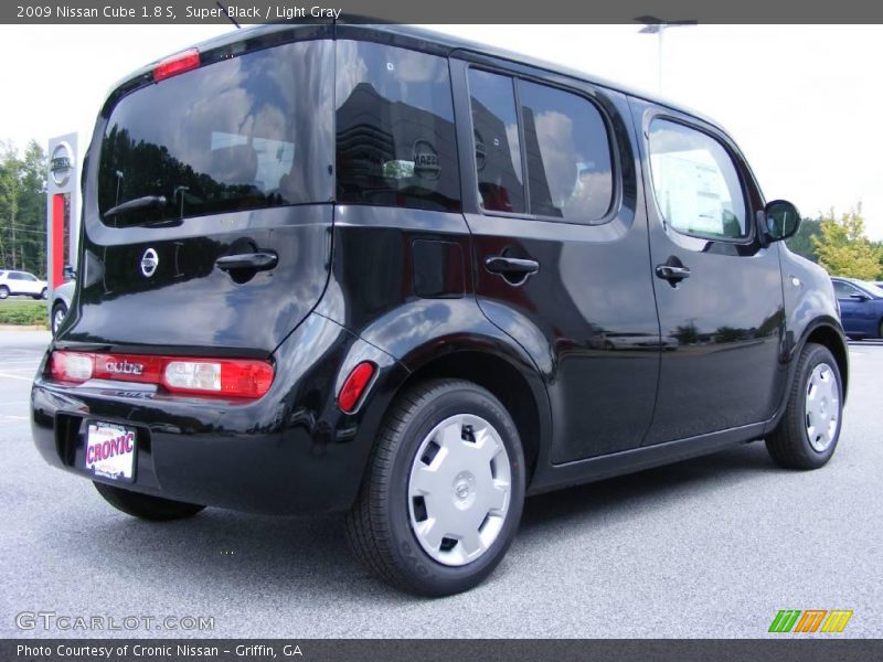 Super Black / Light Gray 2009 Nissan Cube 1.8 S