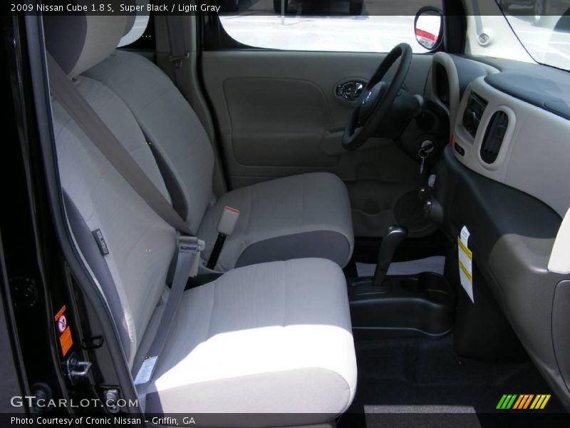 Super Black / Light Gray 2009 Nissan Cube 1.8 S